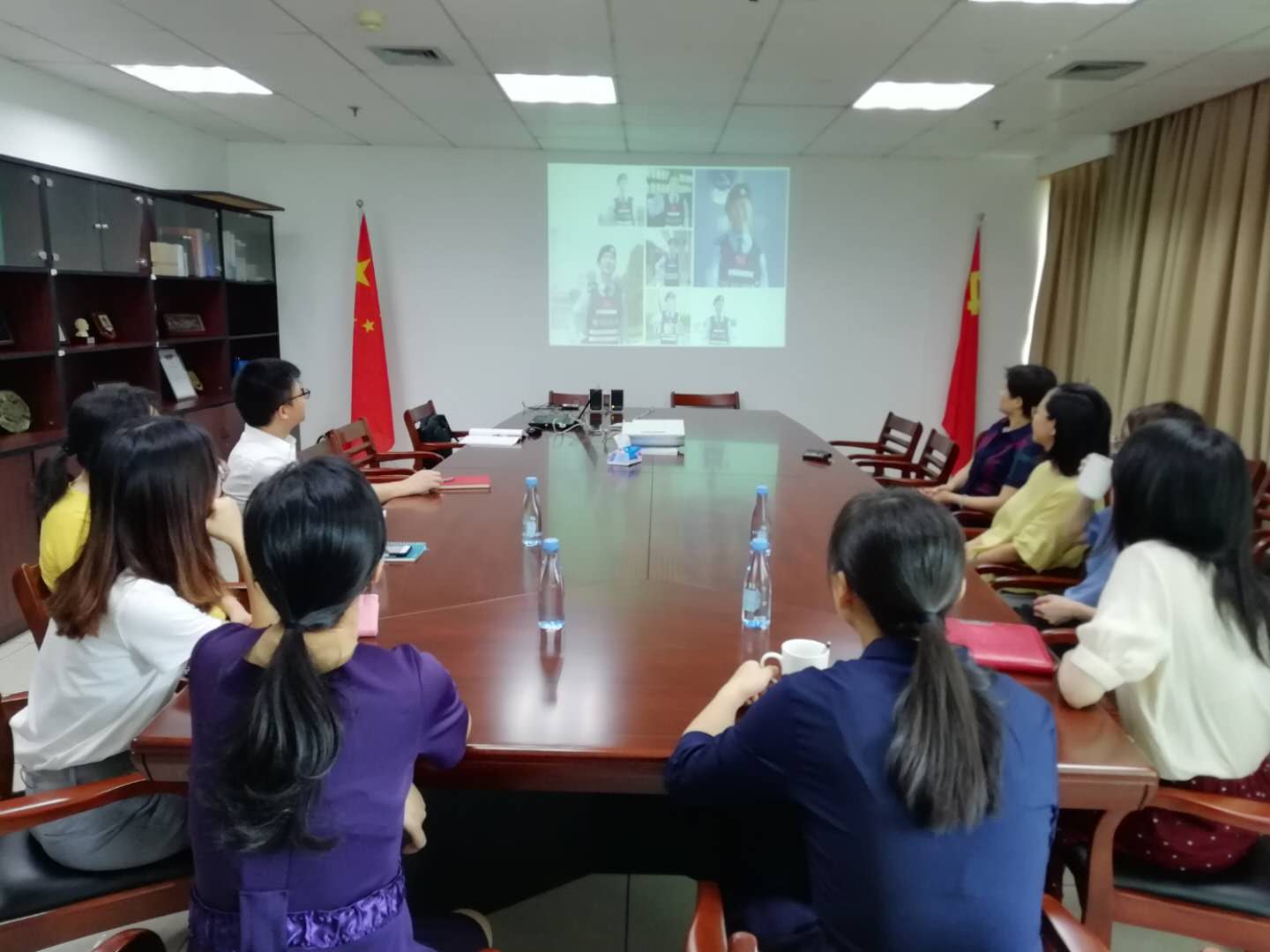 国际处台港澳办集体观看国际禁毒日主题宣传云直播.jpg